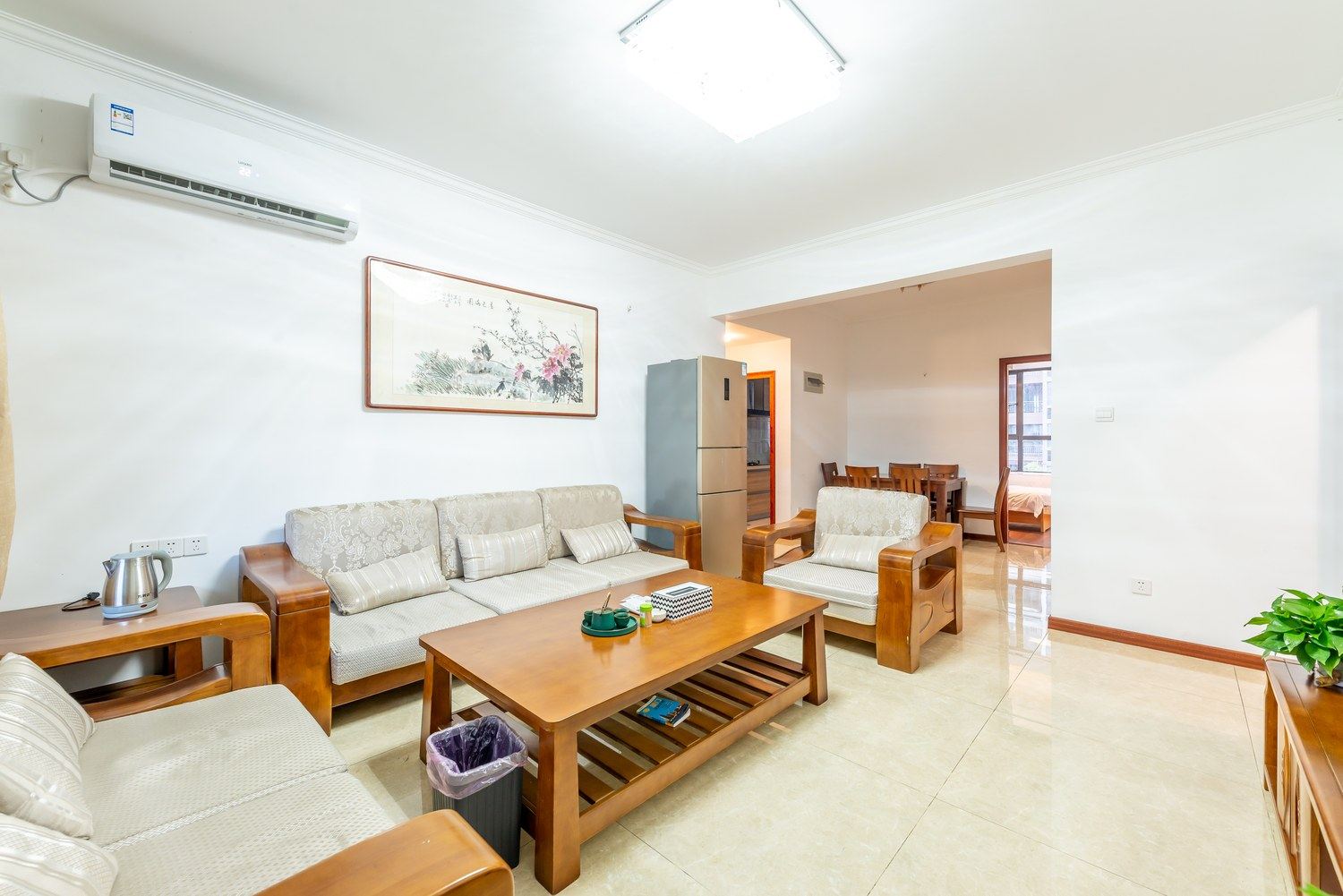 温馨三室二厅套房