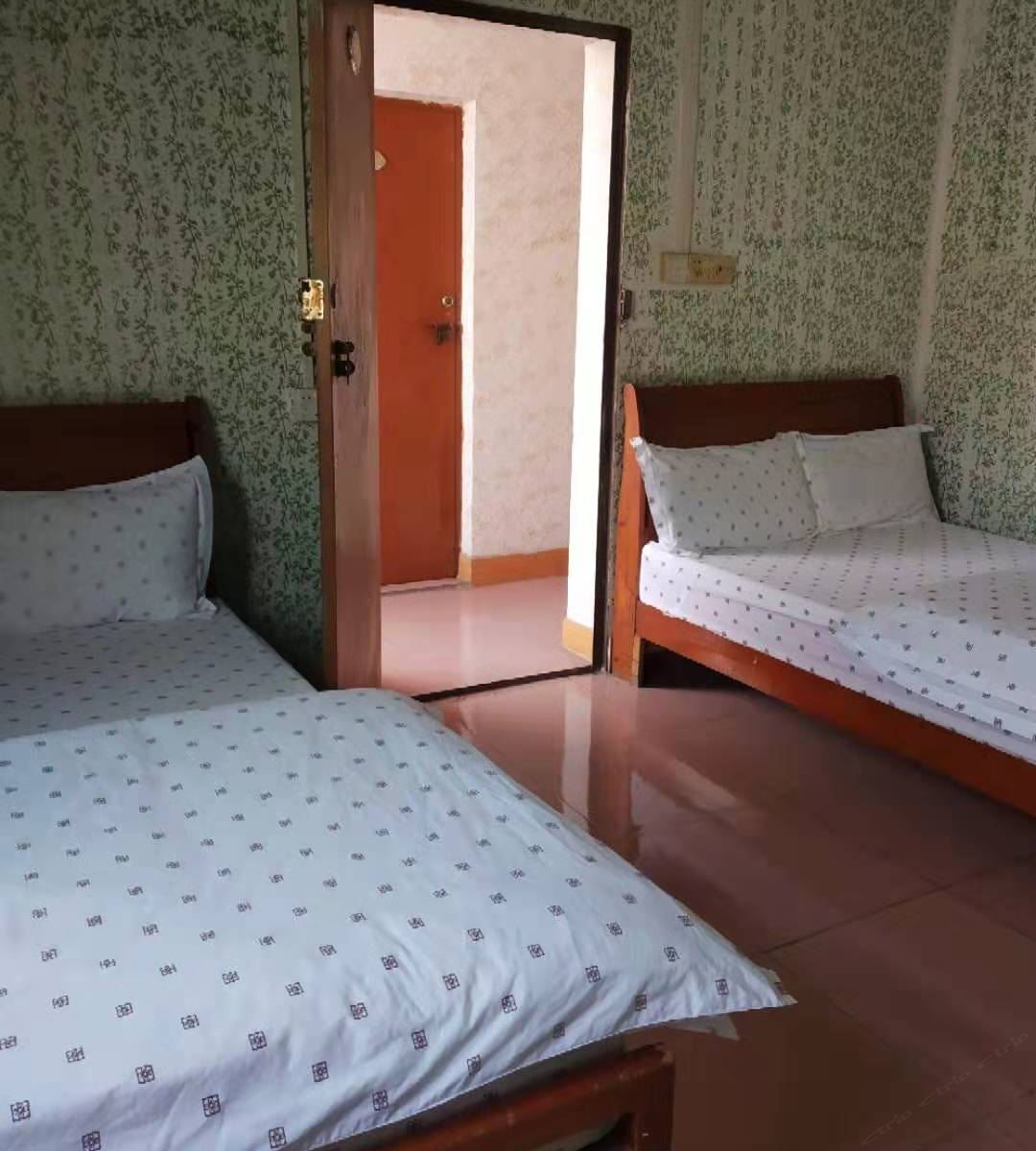标准双床房