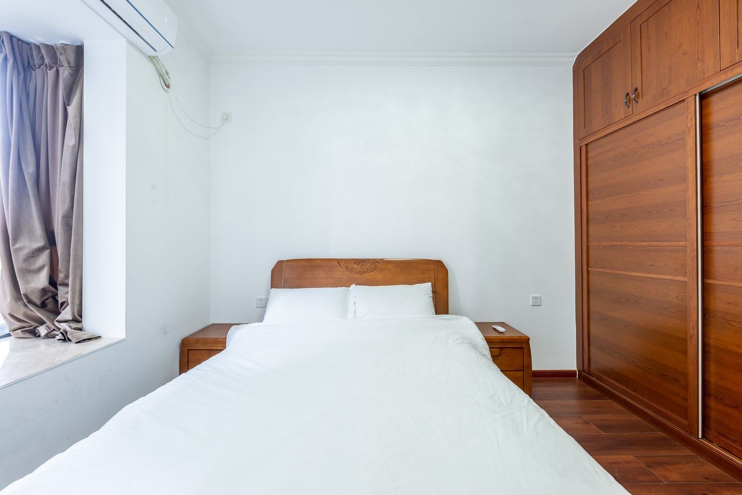 温馨三室二厅套房