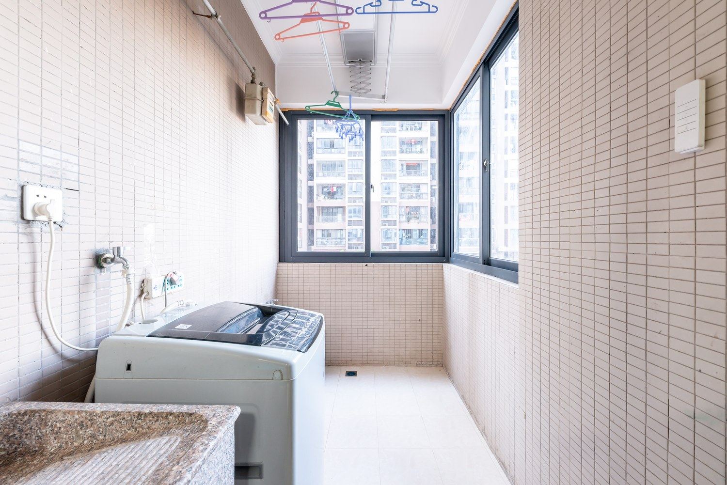 温馨三室二厅套房