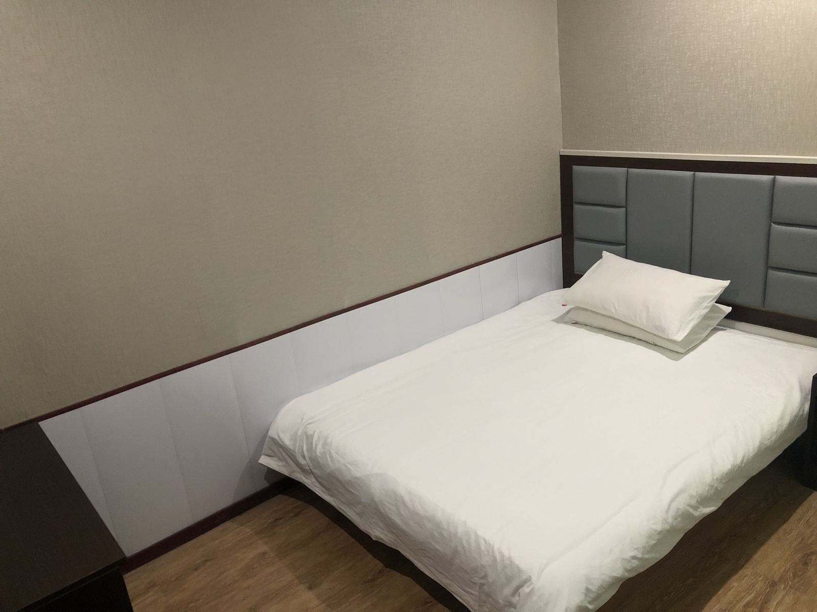 特惠大床房(无窗)