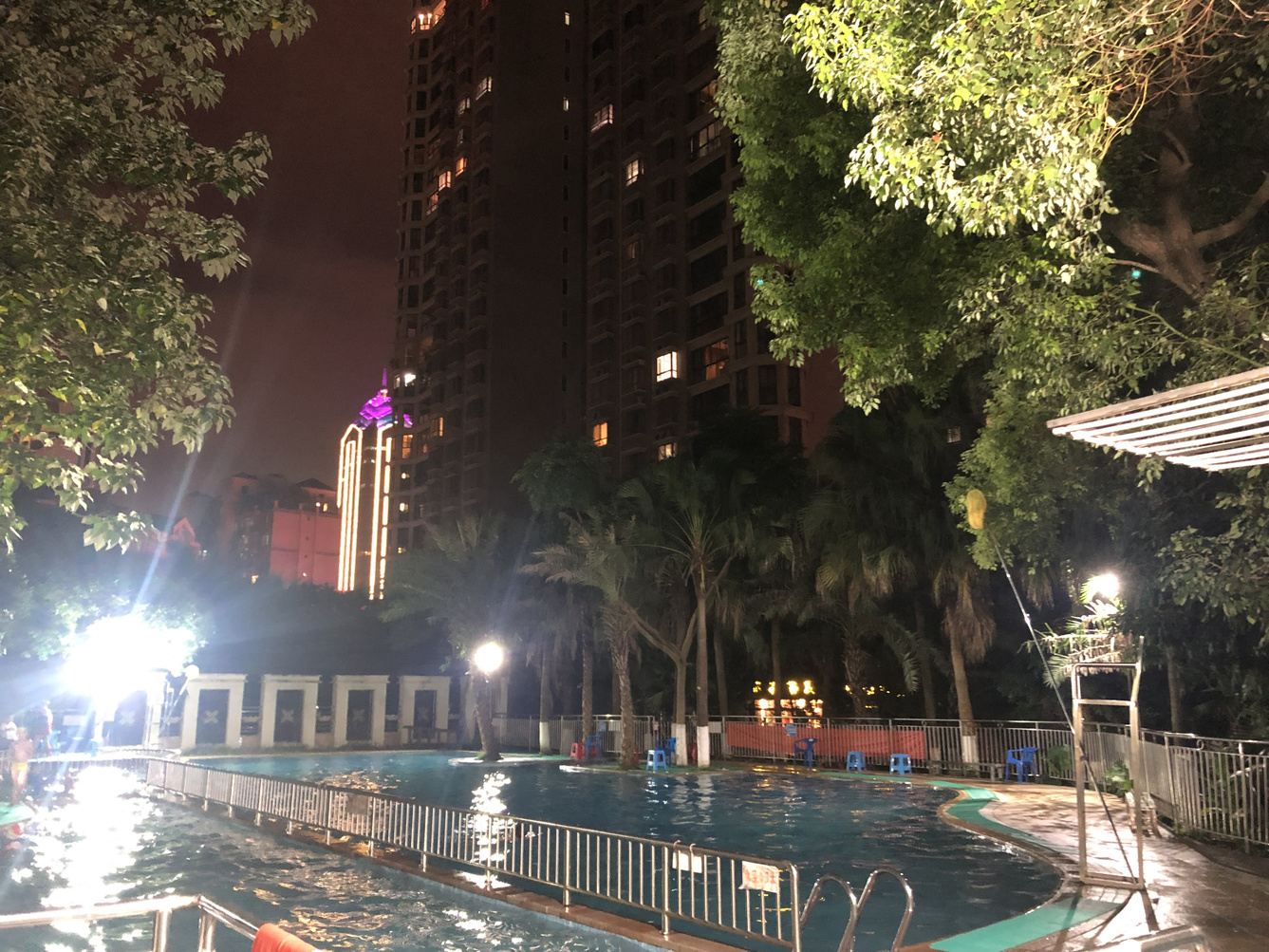柳州德明精品公寓2(13号店)