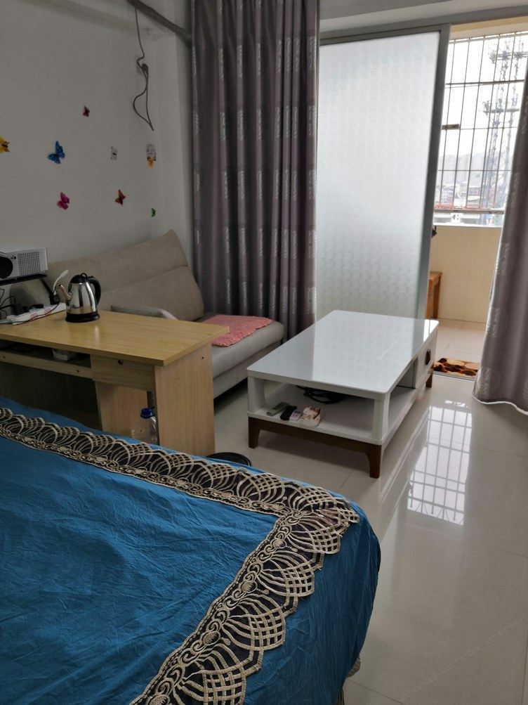 家庭影院一室大床房