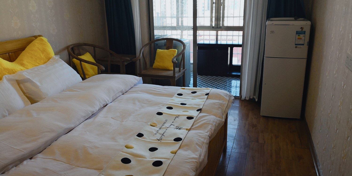 舒适二室大床房