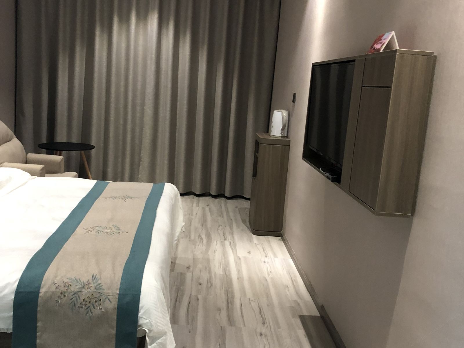 豪华大床房