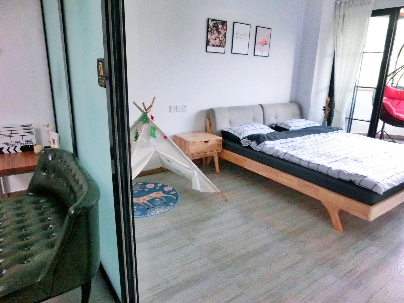 阳台一室一厅套房