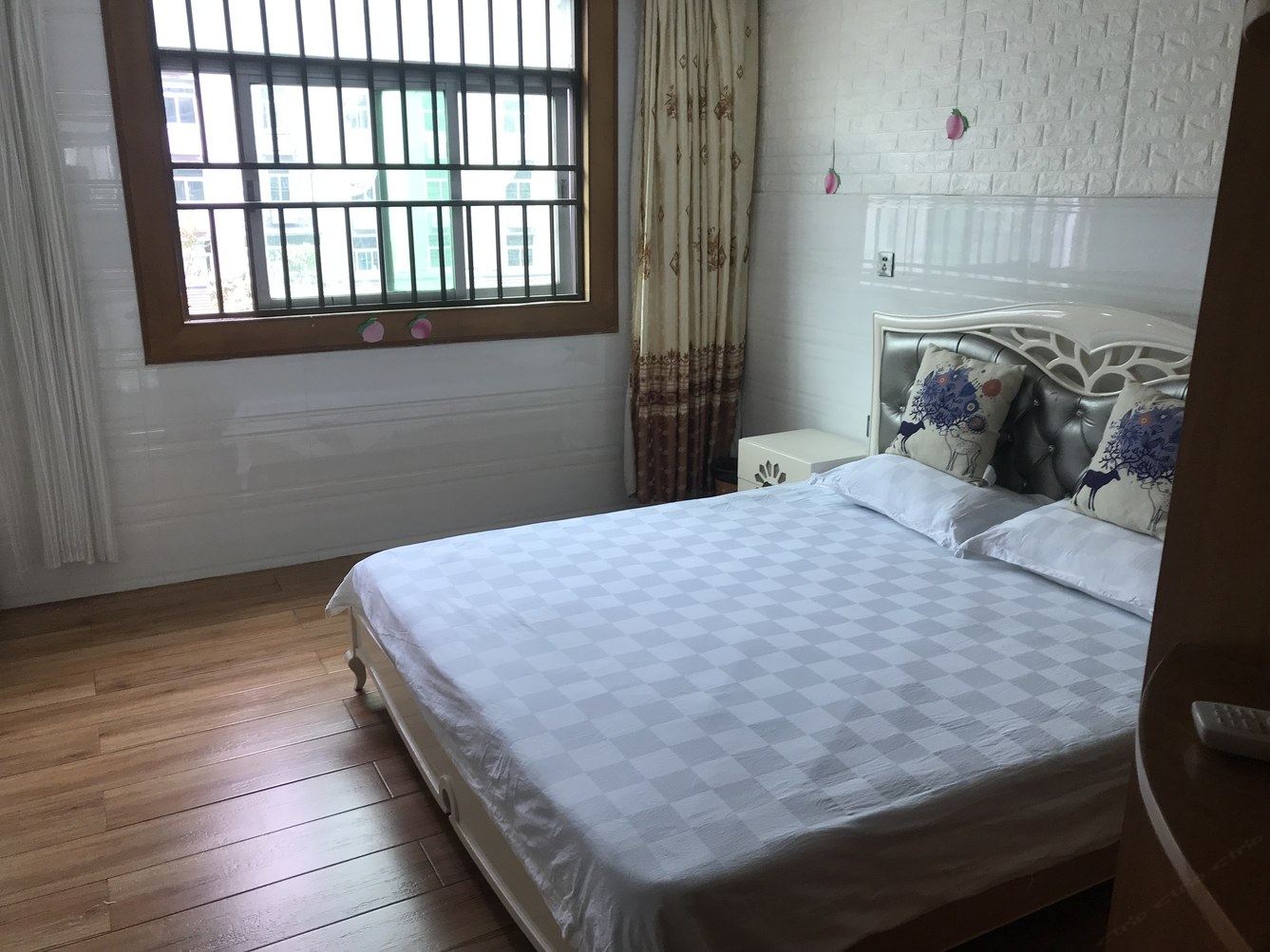 简约三室二厅套房