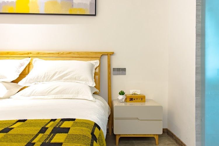 北欧极简商务房