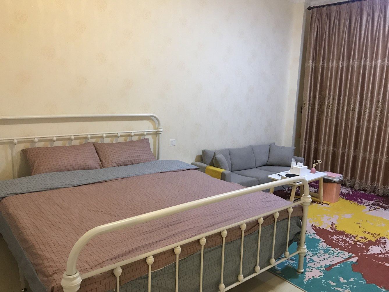 精选温馨风影院房