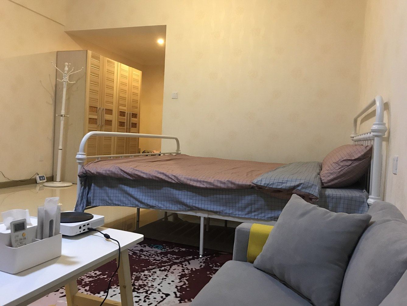 精选温馨风影院房