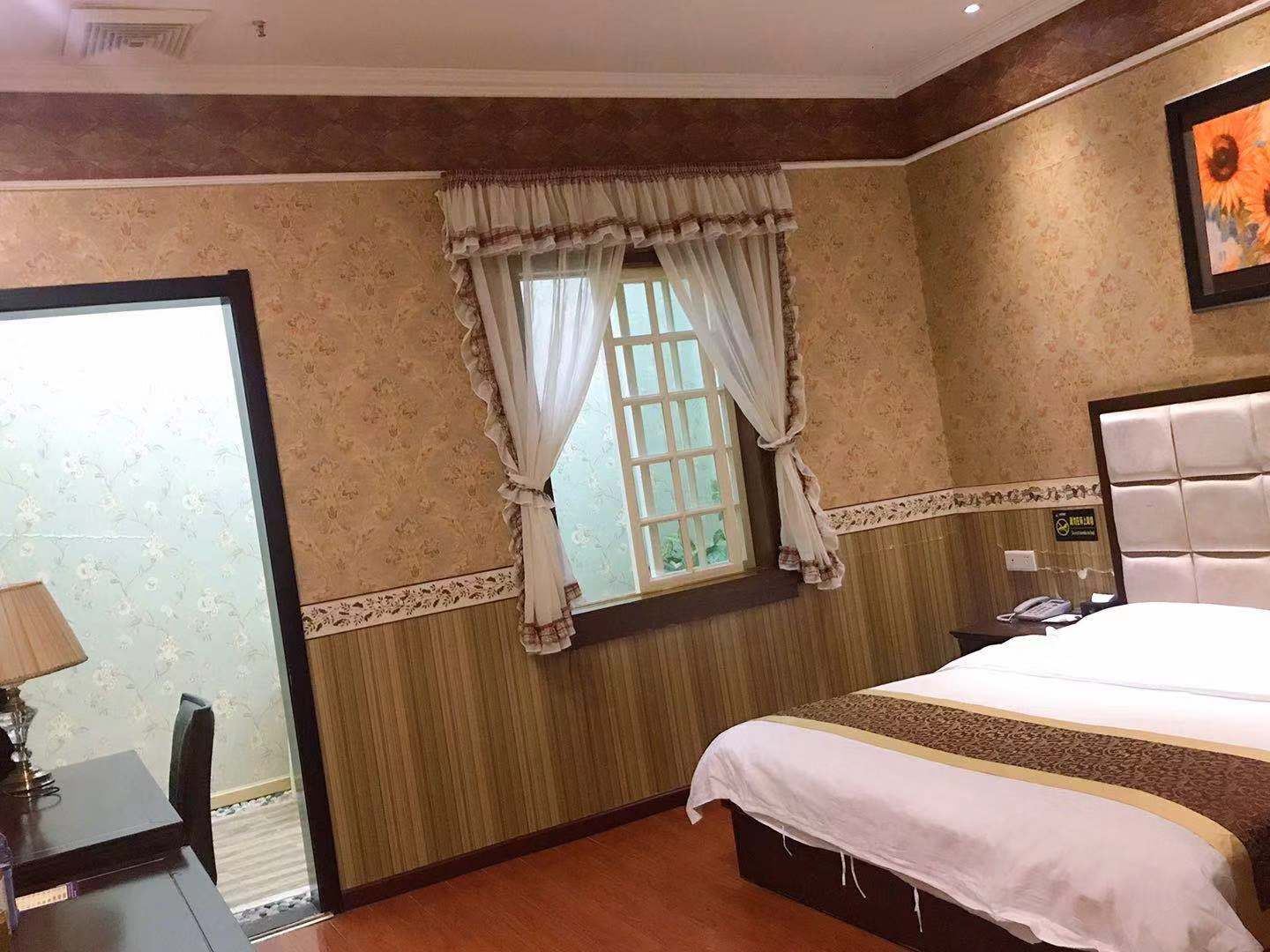 花园大床房