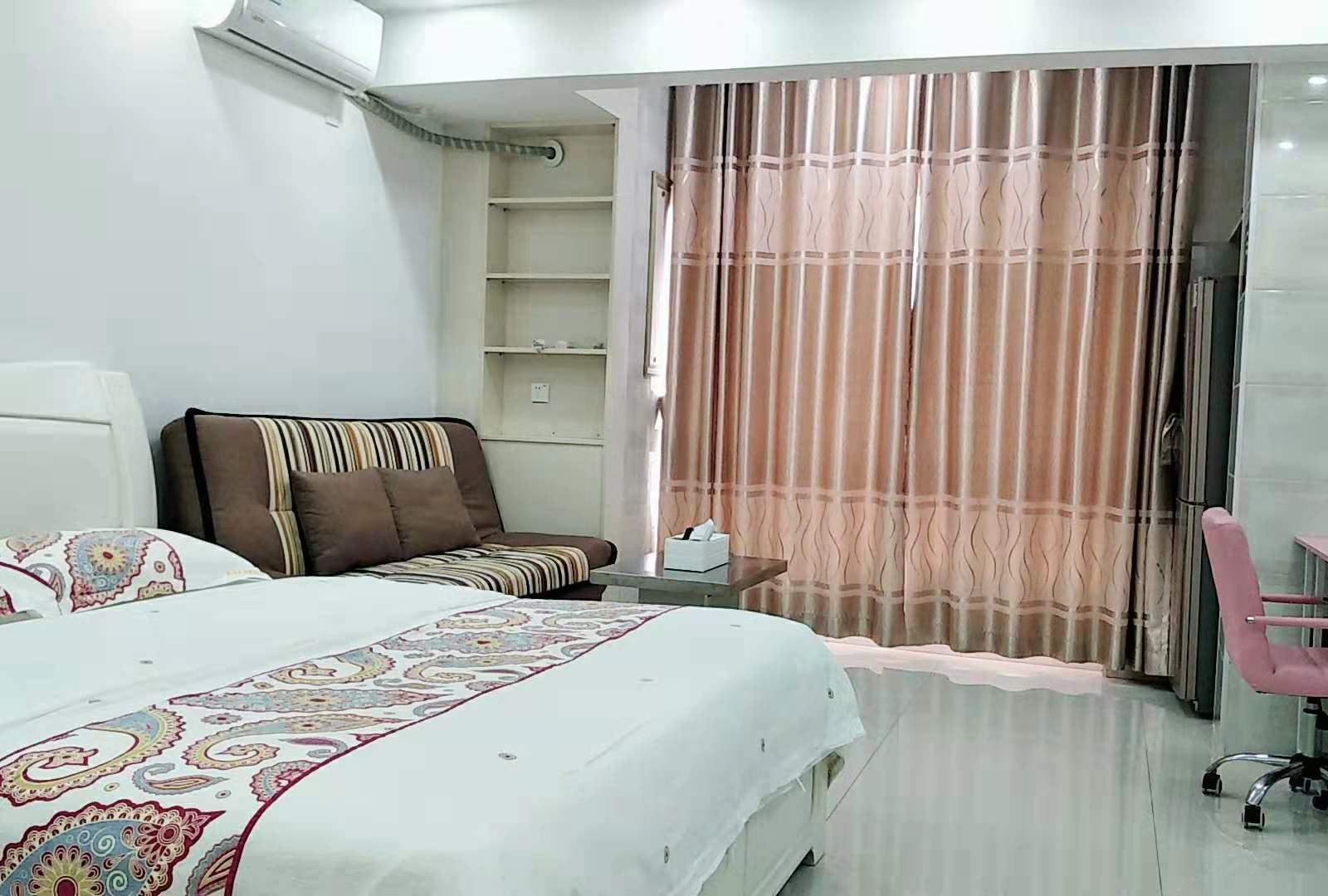 豪华大床房