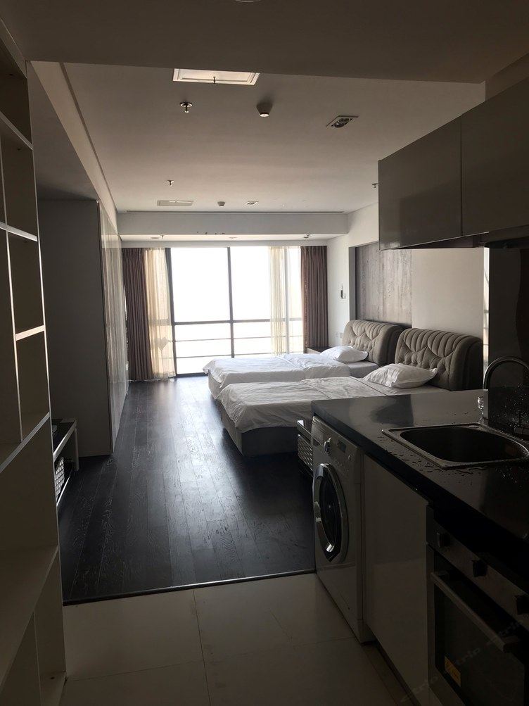 阳台一室二床房