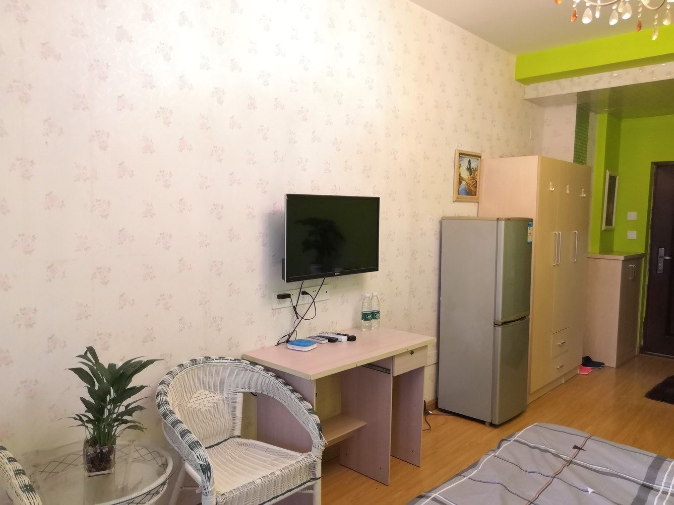 青春一室大床房