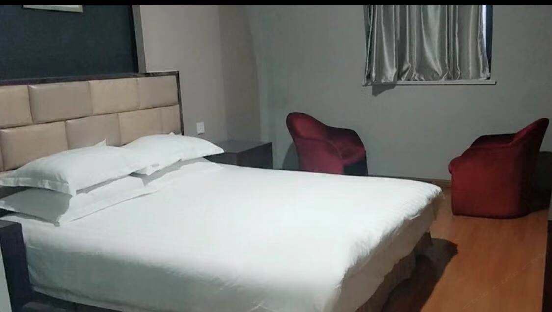 标准大床房