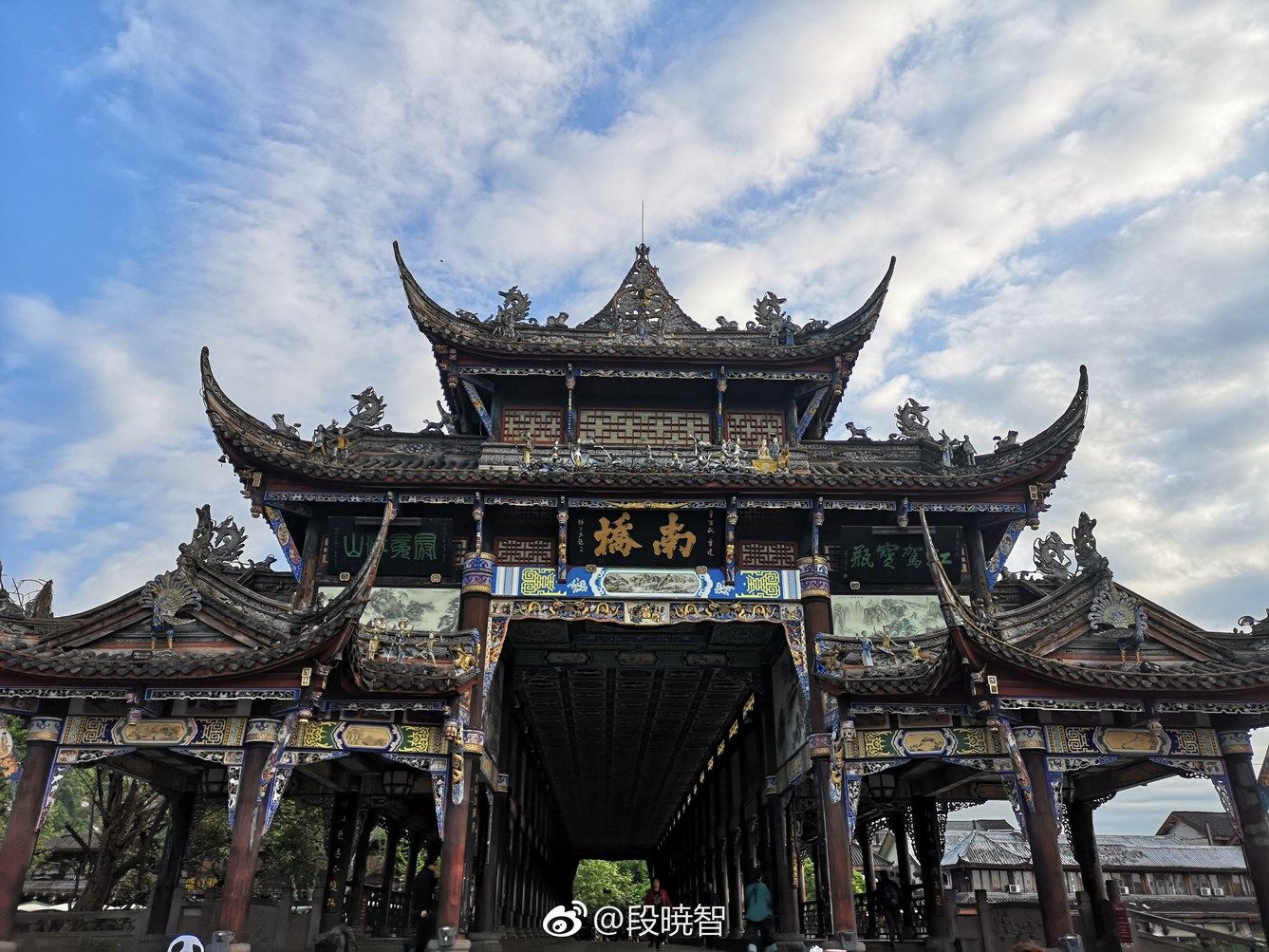 成都张闳雯公寓