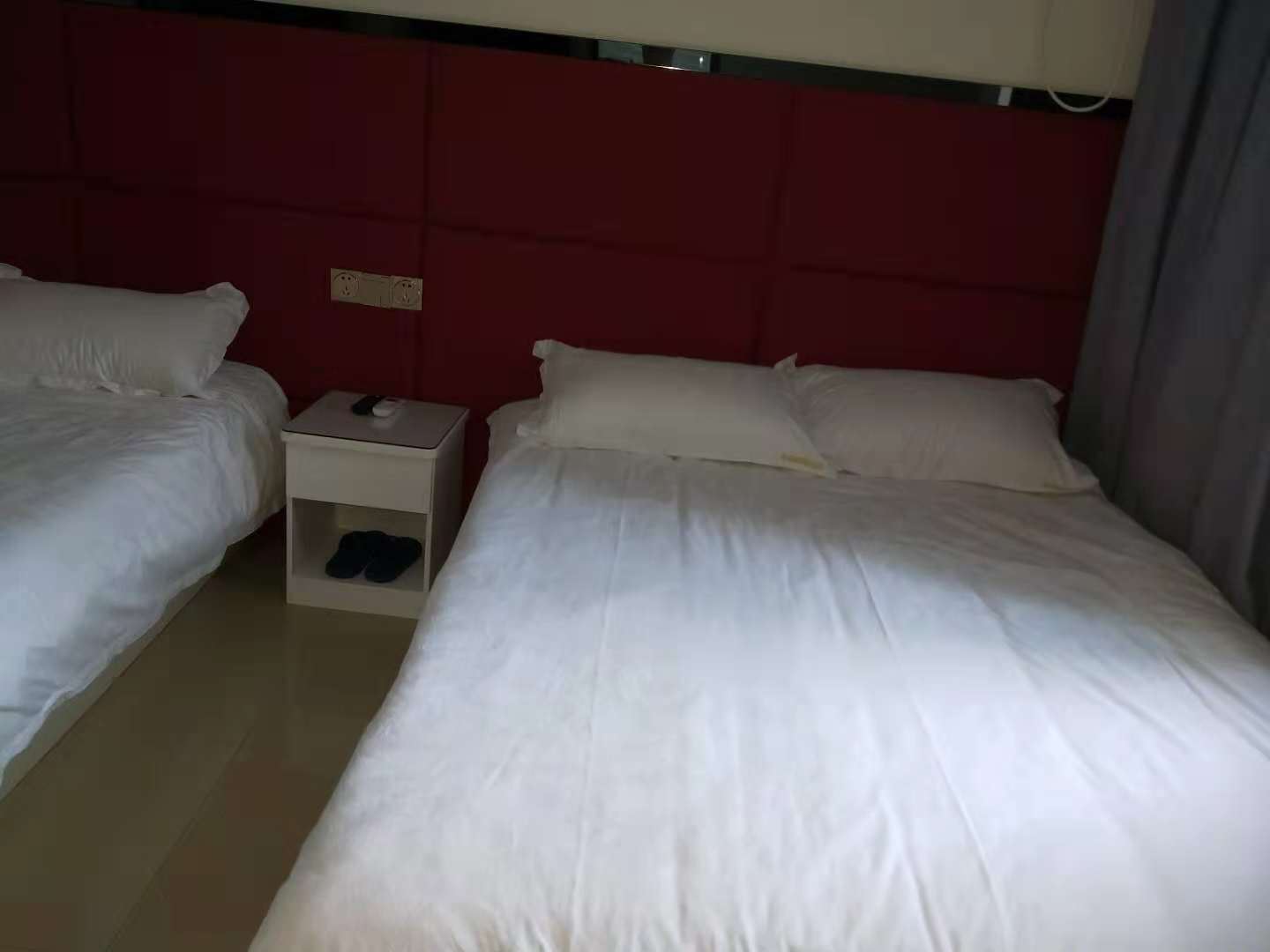 双床房