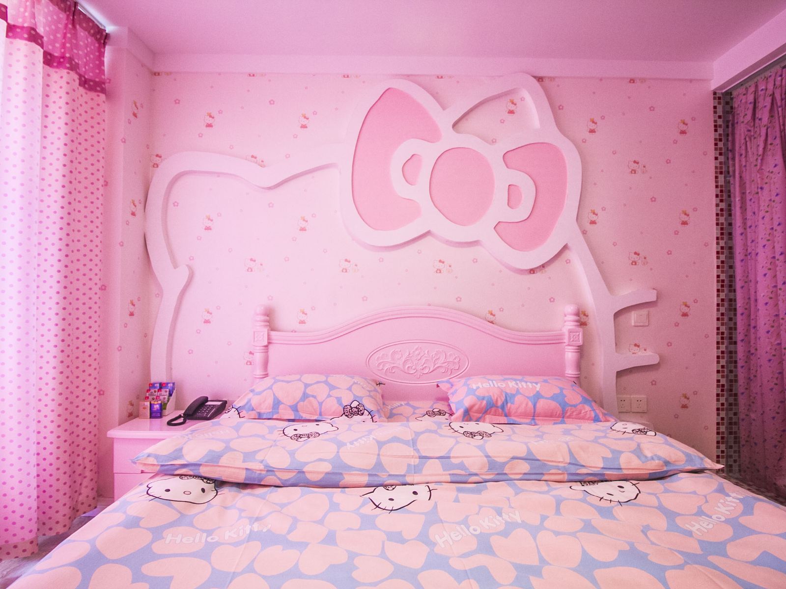 Hello Kitty大床房