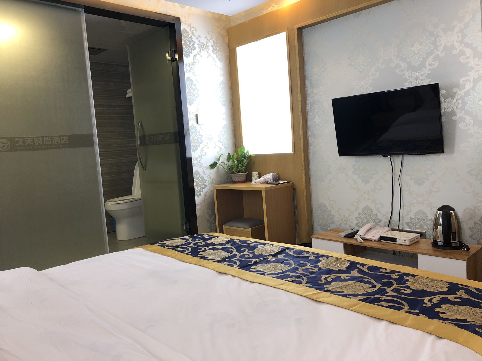 普通大床房(无窗)