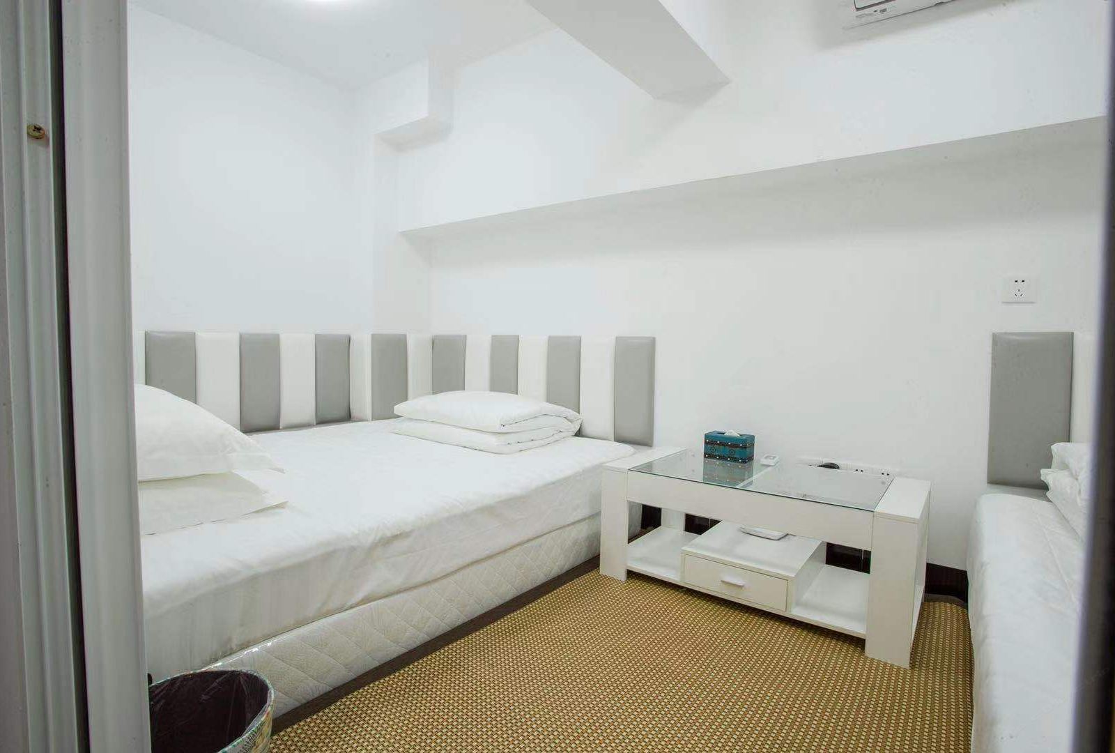 军事两室一厅房