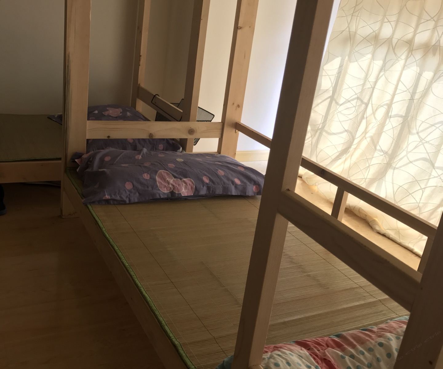 六人间(床位房)(公共卫浴)