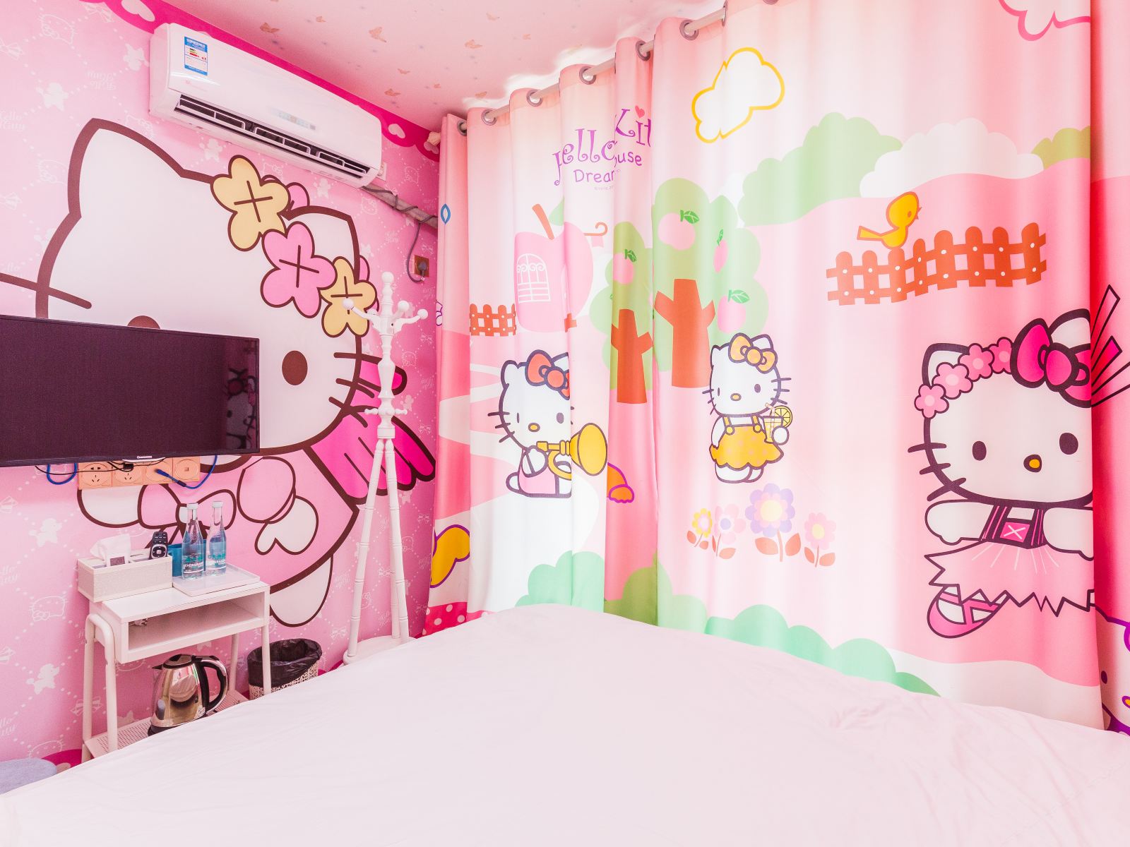 HelloKitty阳光大床房