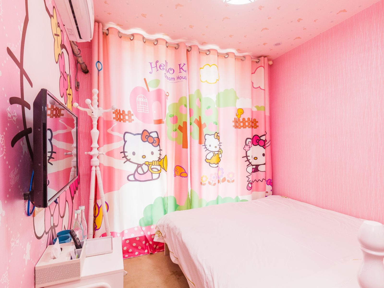 HelloKitty阳光大床房
