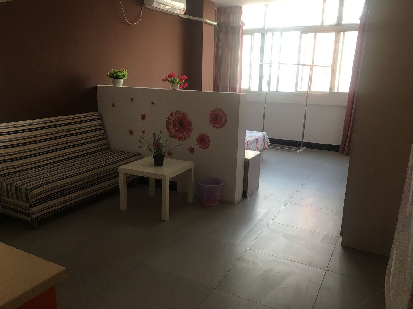 舒适阳光一室大床房