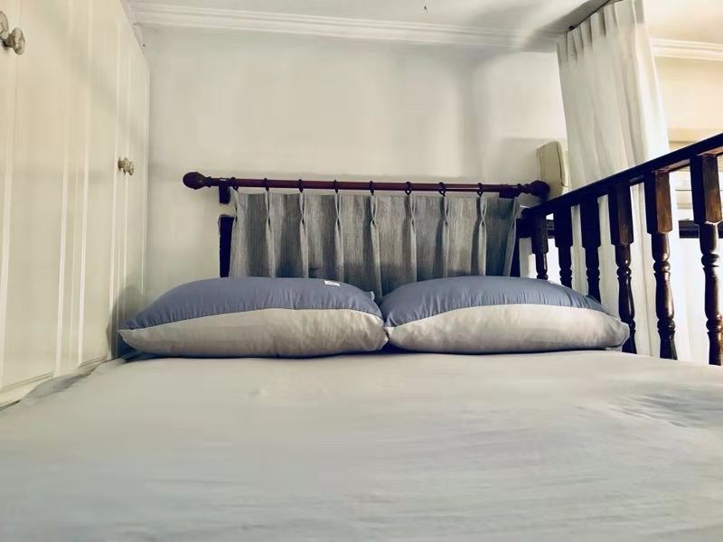 玫瑰一室大床房