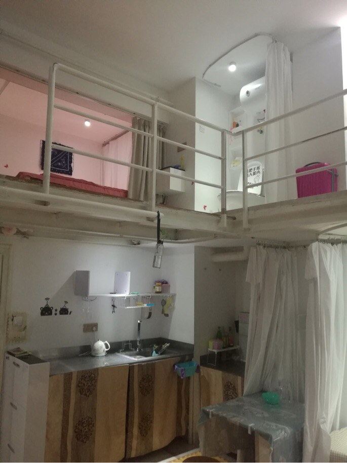 复式一室一厅套房