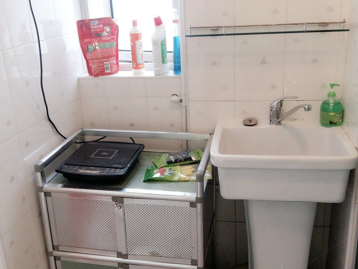 电动圆床房