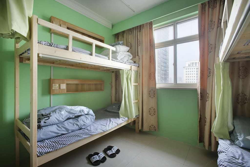 奥克兰四人间(床位房)(公共卫生间)