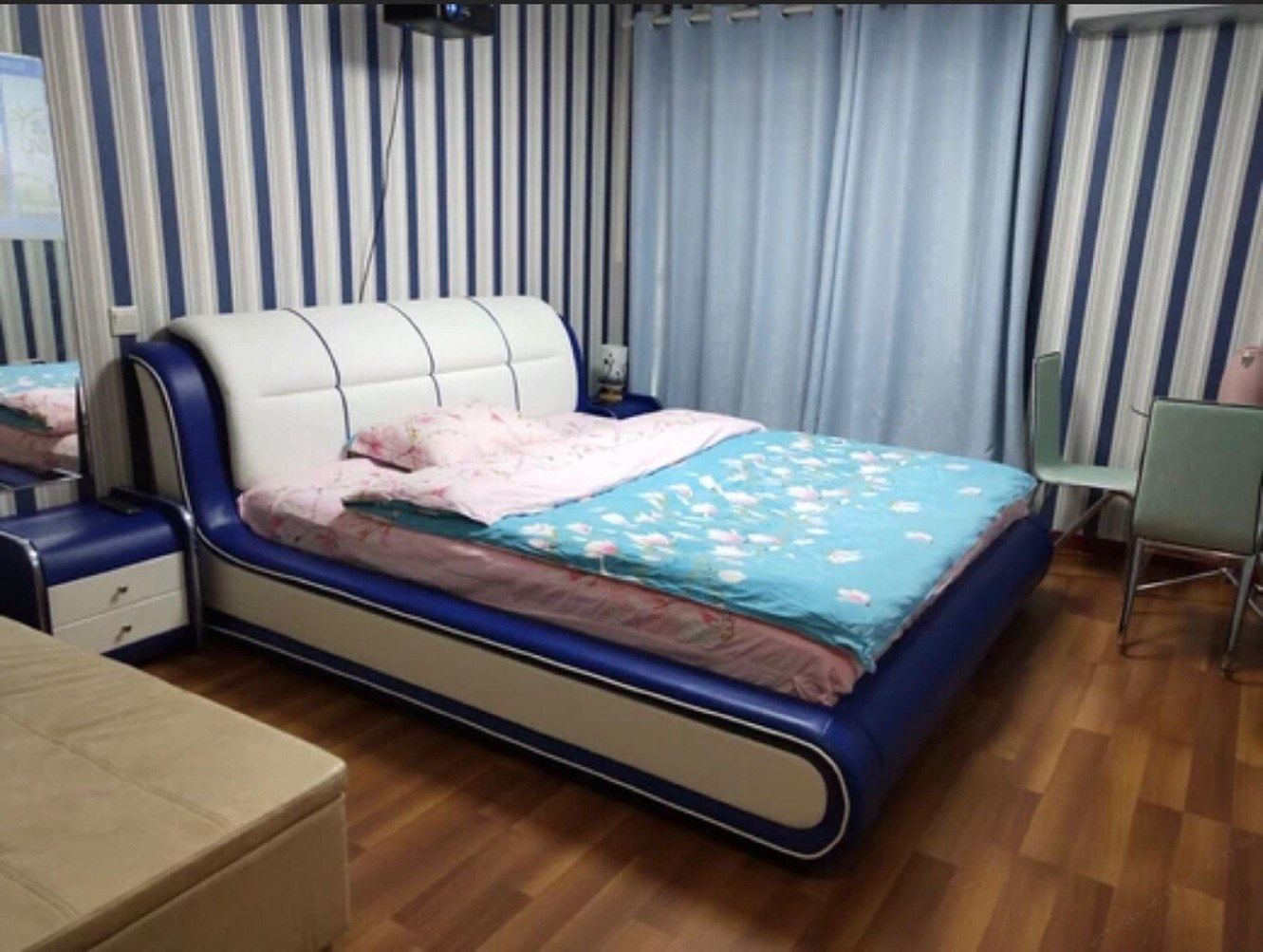 现代简约四室二床房