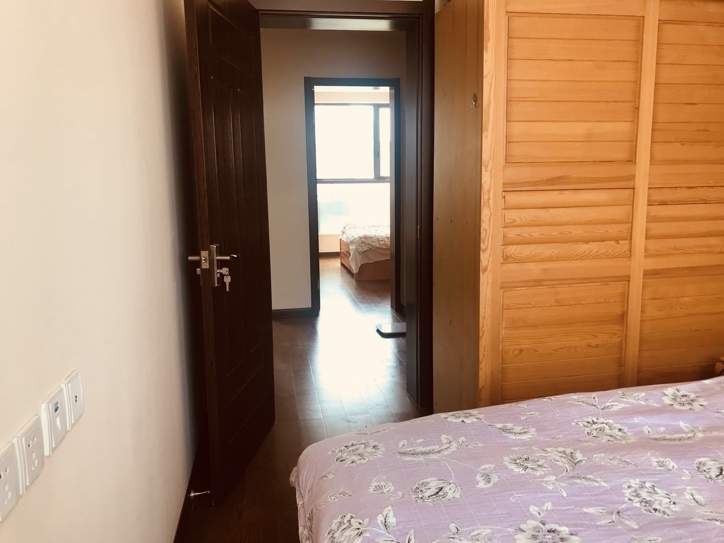 精致大床房(公共卫浴)