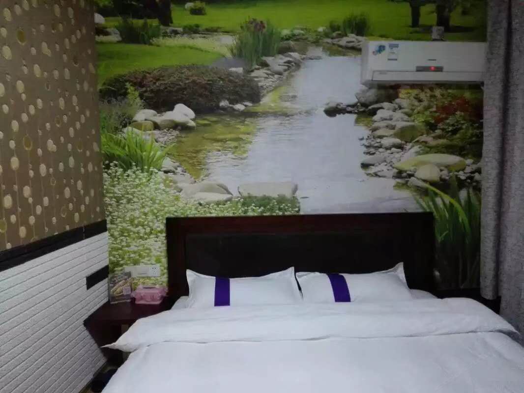 阳光大床房