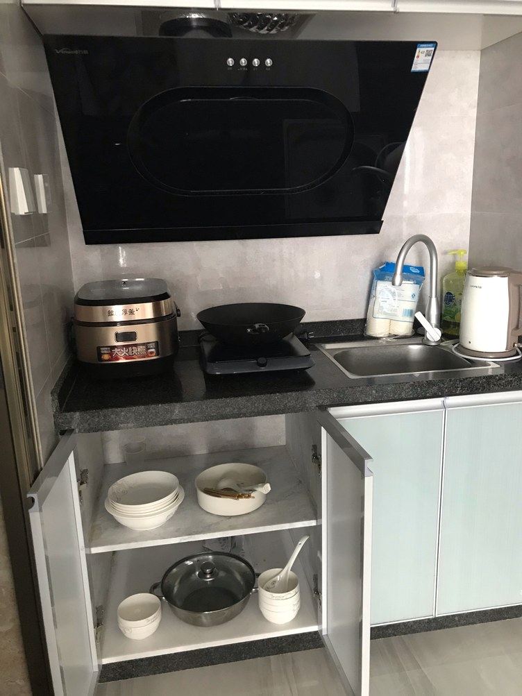 柳州德明精品公寓(18号店)