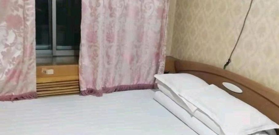 阳光大床房