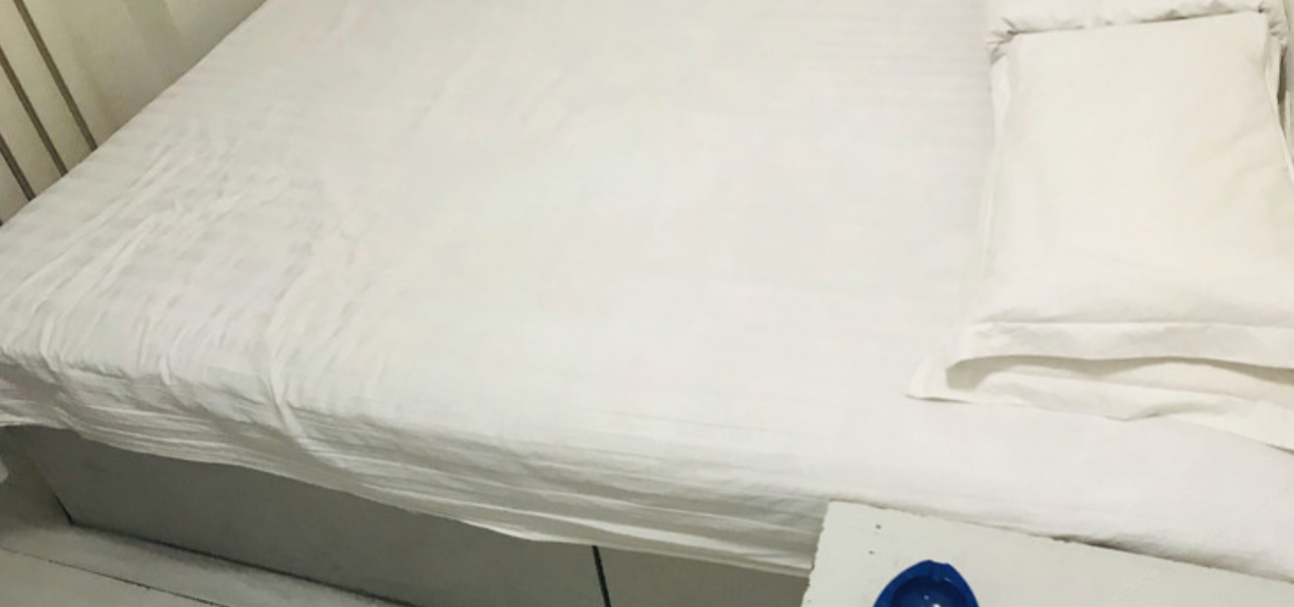 普通大床房(公共卫浴)