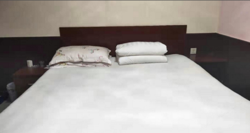 经济大床房(无窗)