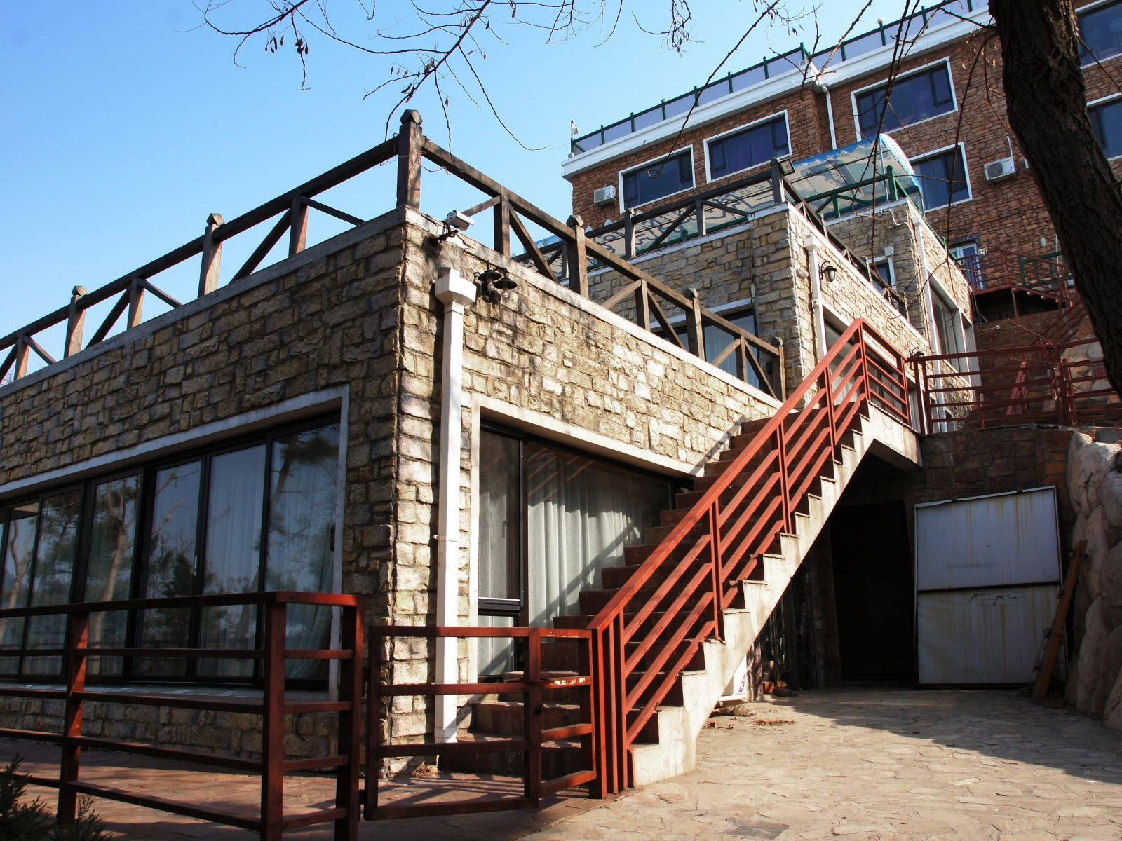 大连市中山区燕窝岭花园酒店
