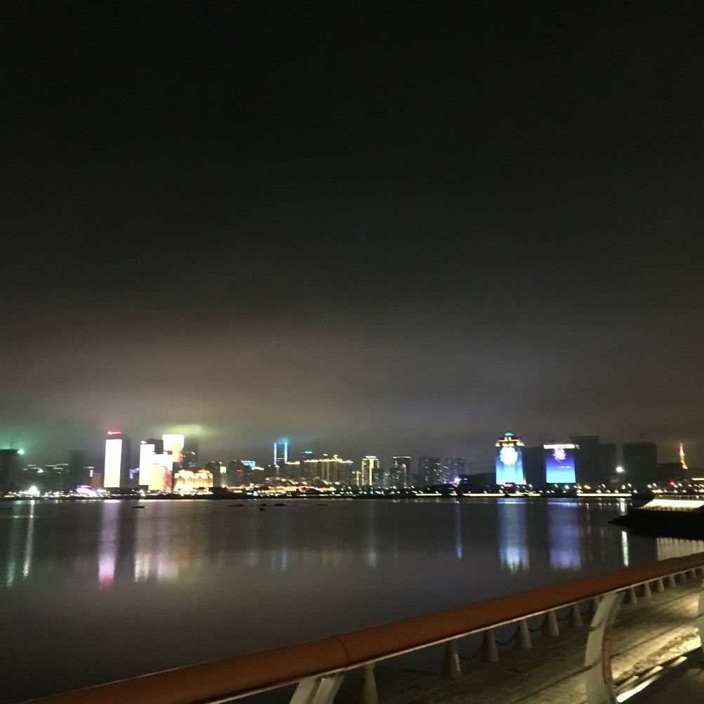 青岛唐岛湾公园里的海景房普通公寓