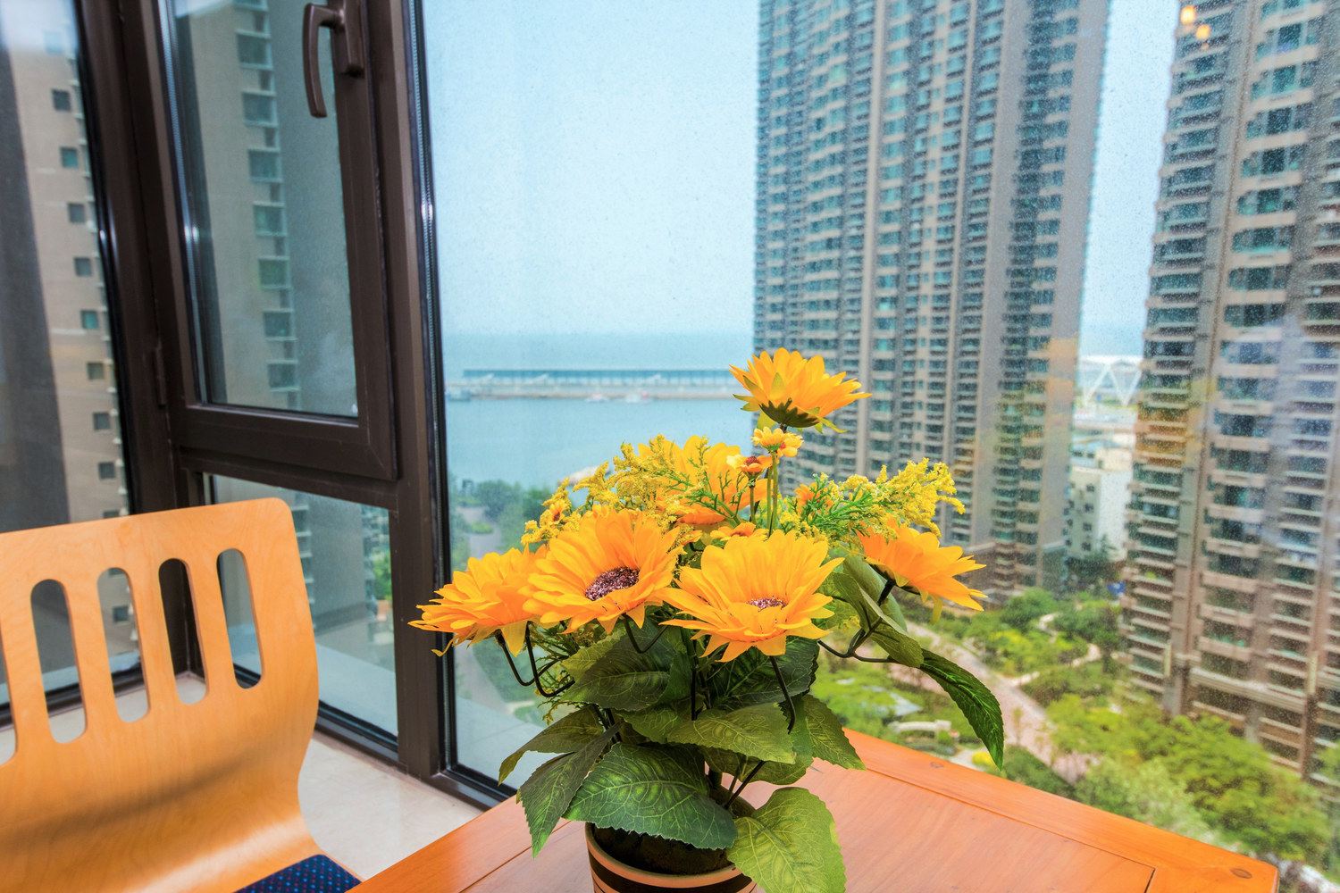 爱琴海悠然小居(青岛小港二路店)