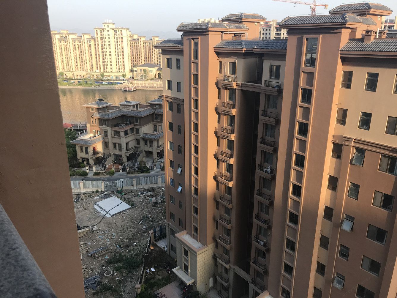青岛绿色生态套二房精装拎包住可做饭普通公寓