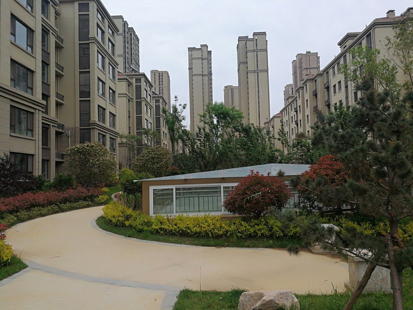 青岛调皮小旮旯公寓
