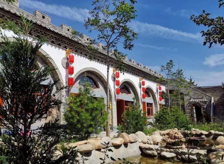 西安秦俑村窑洞庭院