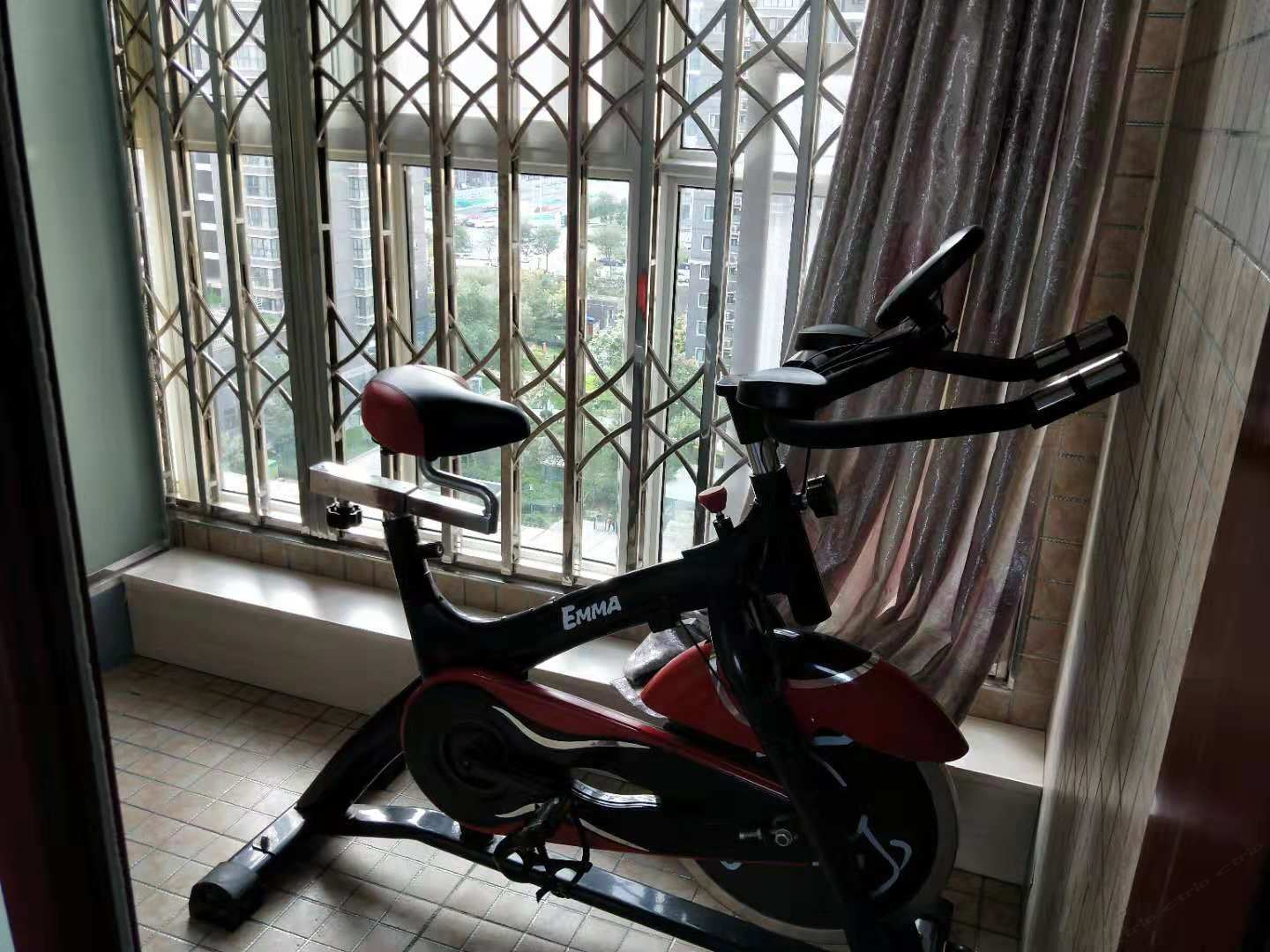 健身娱乐设施