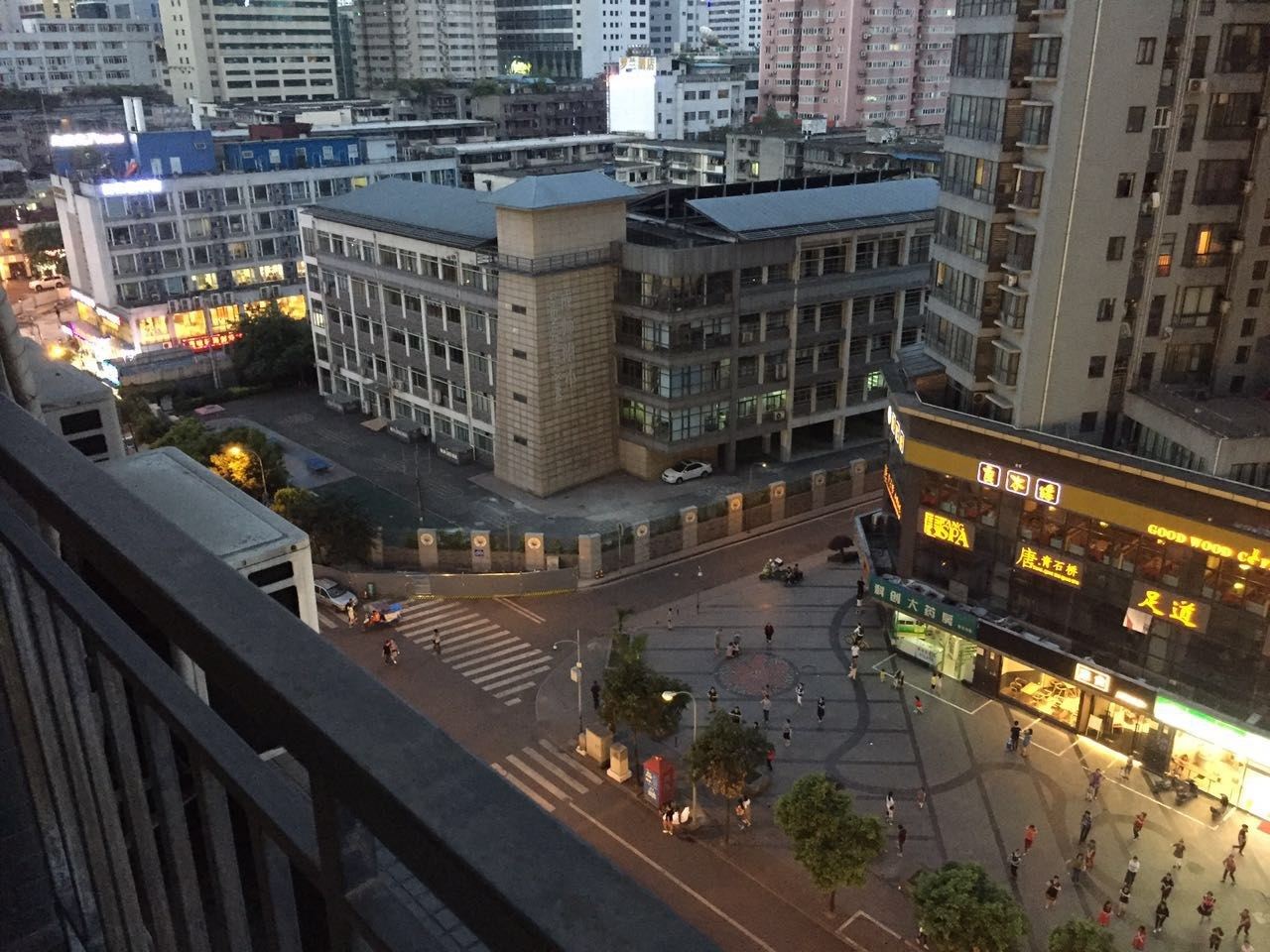 成都市中心地铁口春熙旁普通公寓(向阳街分店)