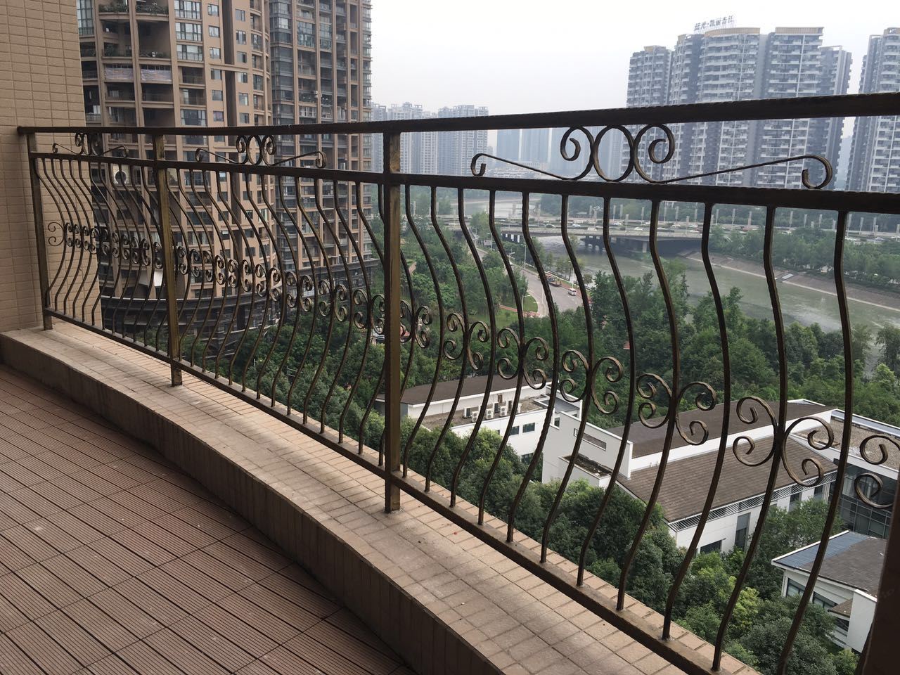 成都城南豪华江景房公寓