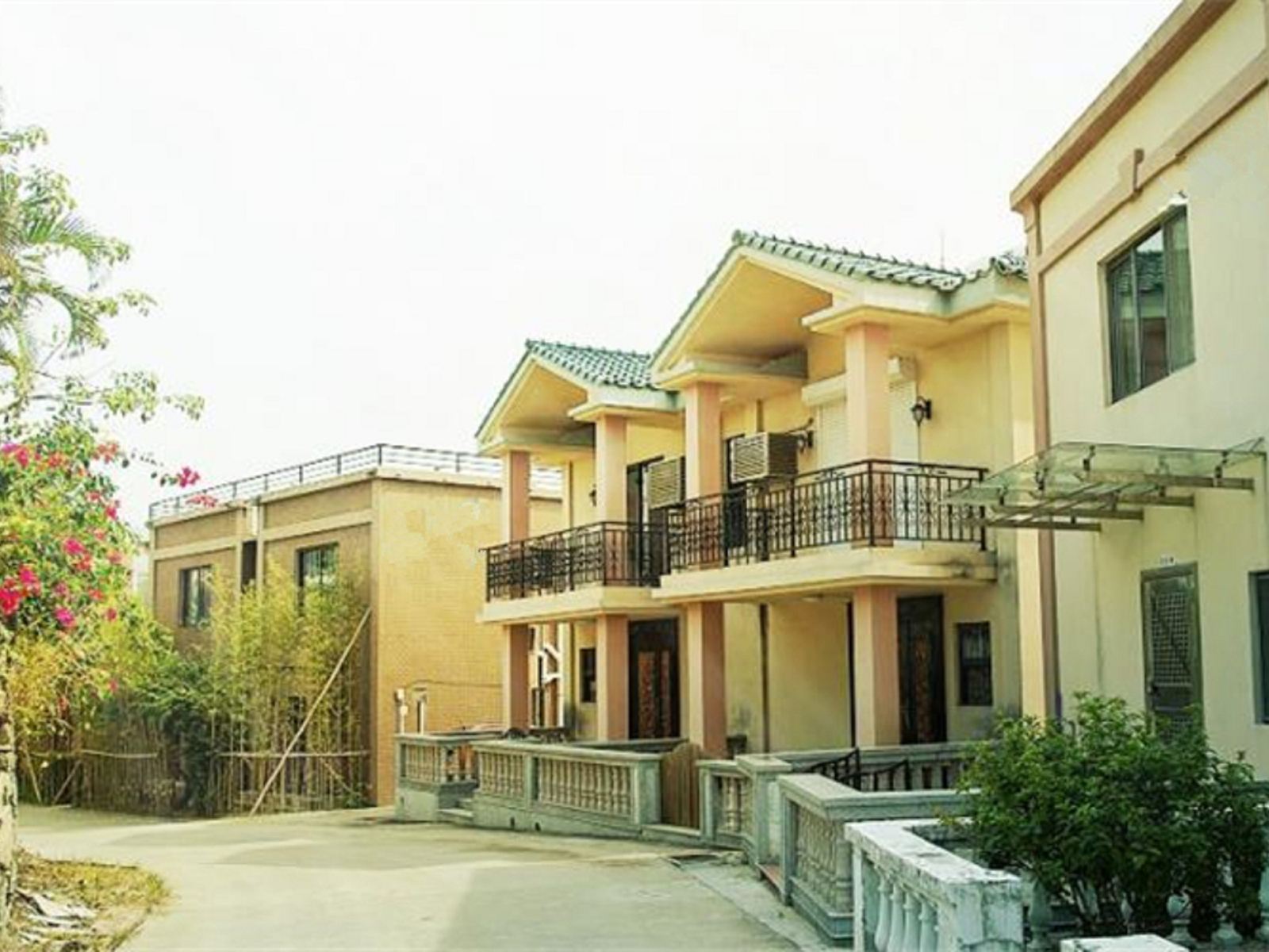 深圳维拉度假深圳短租别墅(较场尾路分店)
