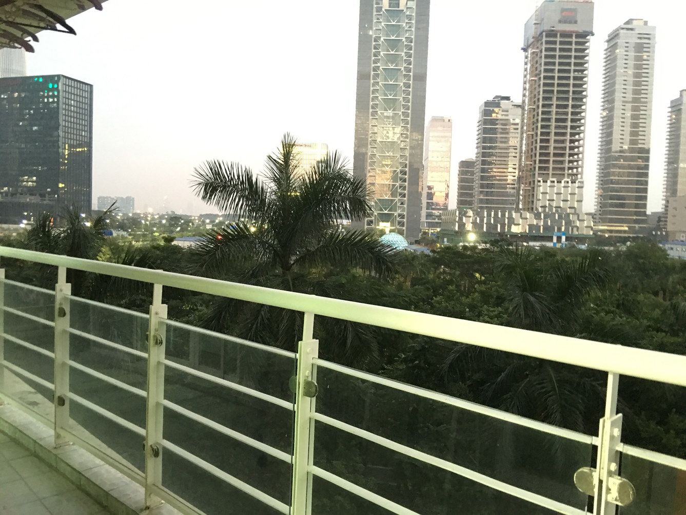 深圳珠宝之家普通公寓(分店)